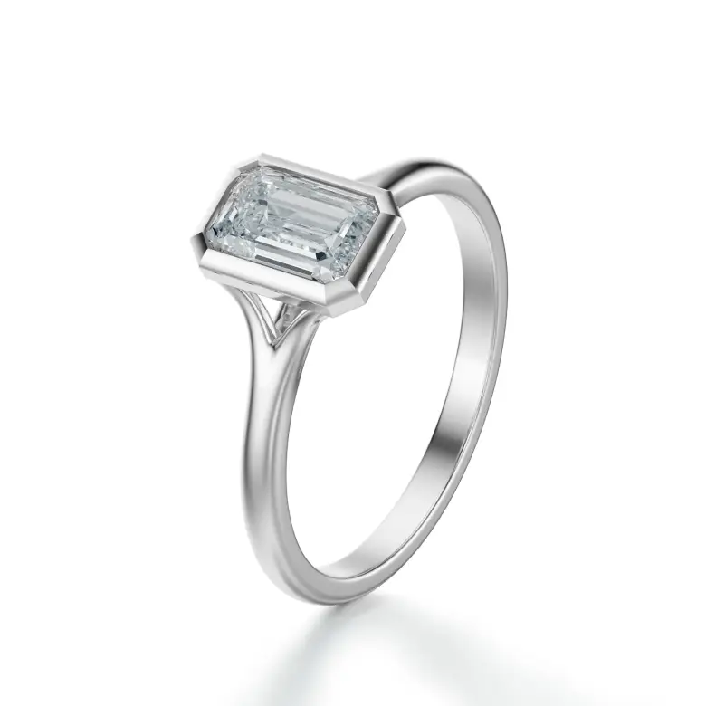 Pierścionek diament szlif szmaragdowy z białego złota SBPZ_033